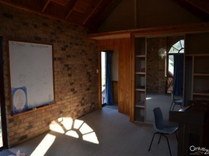 25 Brooks Drive, Kooralbyn QLD 4285