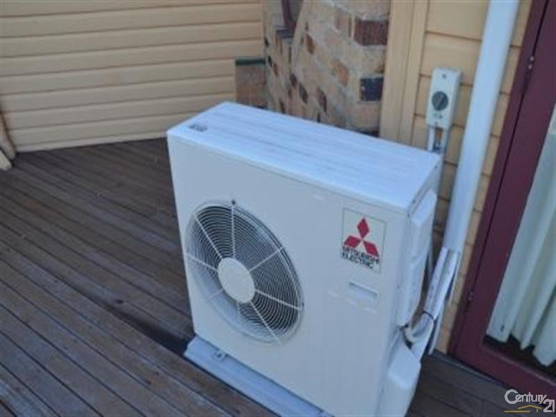 25 Brooks Drive, Kooralbyn QLD 4285