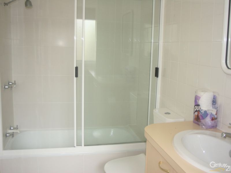 8/1 Yulgibar Close, Kooralbyn QLD 4285