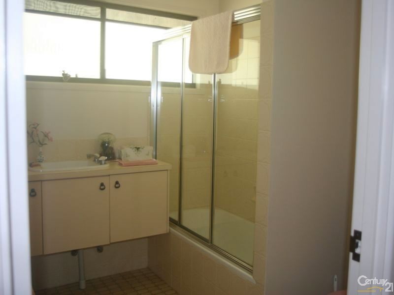 52 Brooks Drive, Kooralbyn QLD 4285