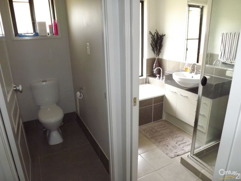 25 Towns Ave, Logan Village QLD 4207