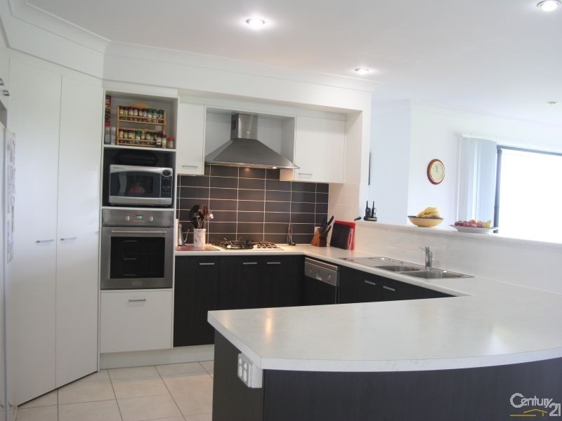 178 Merton Close, Kooralbyn QLD 4285