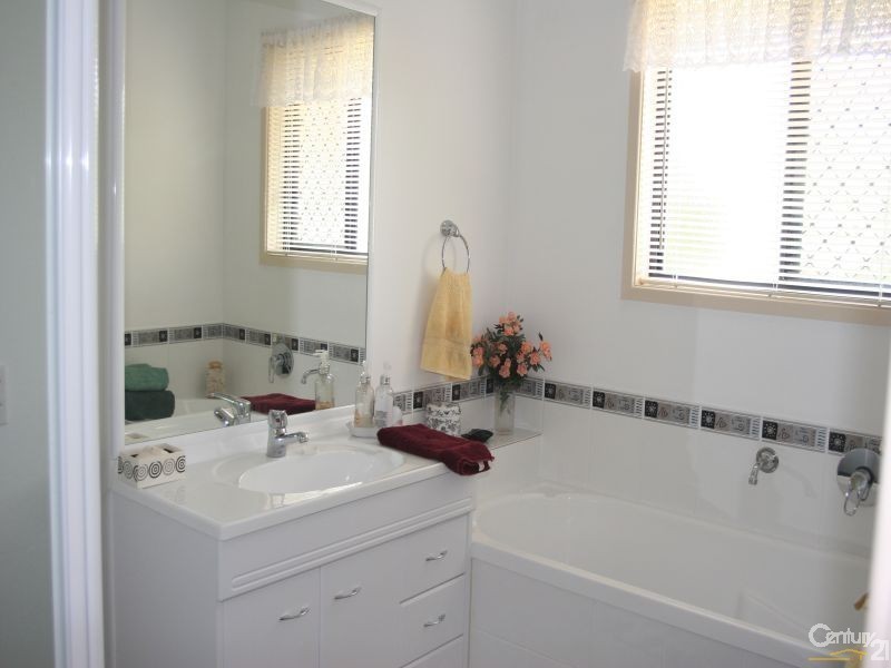 238 Routley Drive, Kooralbyn QLD 4285