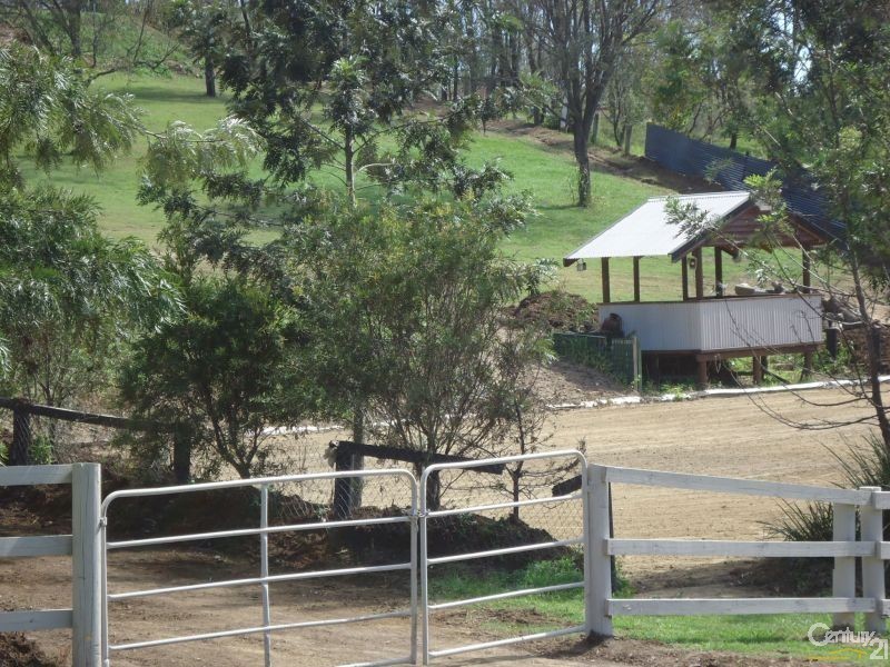 20 Walker Drive, Kooralbyn QLD 4285