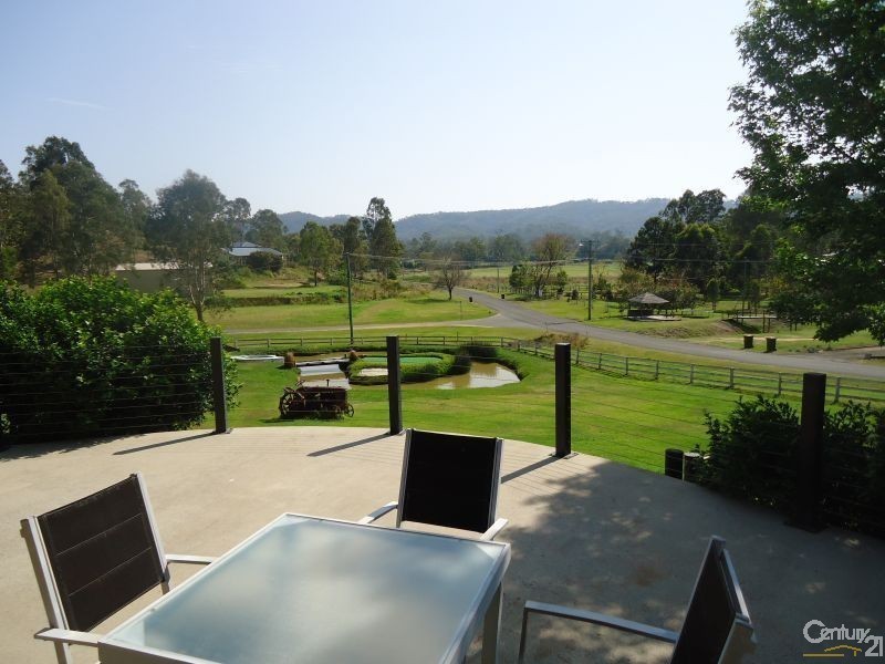 24 Walker Drive, Kooralbyn QLD 4285