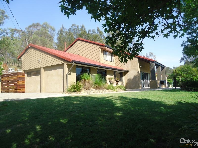 24 Walker Drive, Kooralbyn QLD 4285