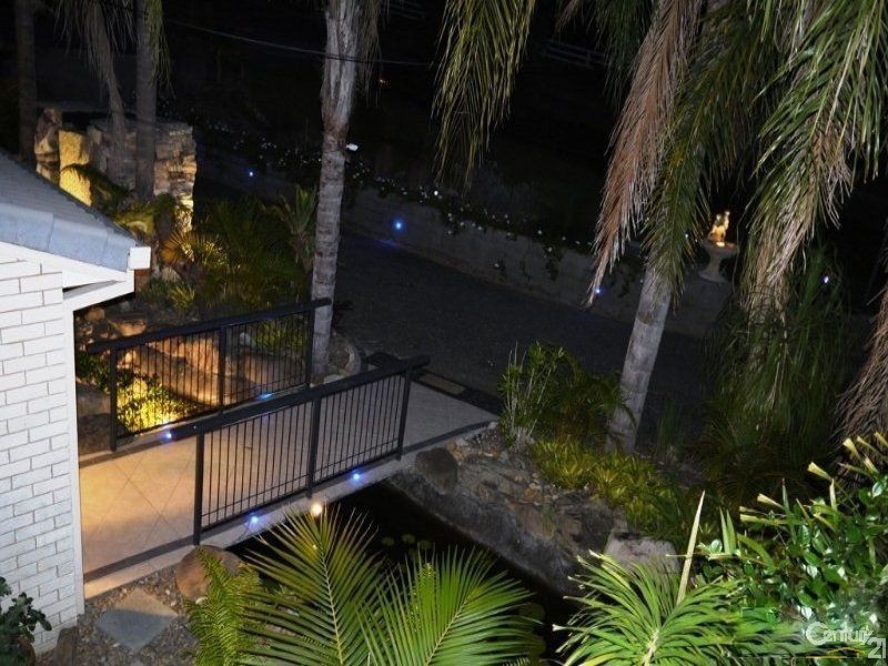 25 Walker Drive, Kooralbyn QLD 4285