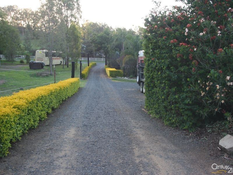 25 Walker Drive, Kooralbyn QLD 4285