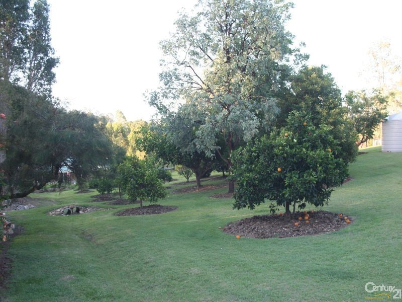 25 Walker Drive, Kooralbyn QLD 4285