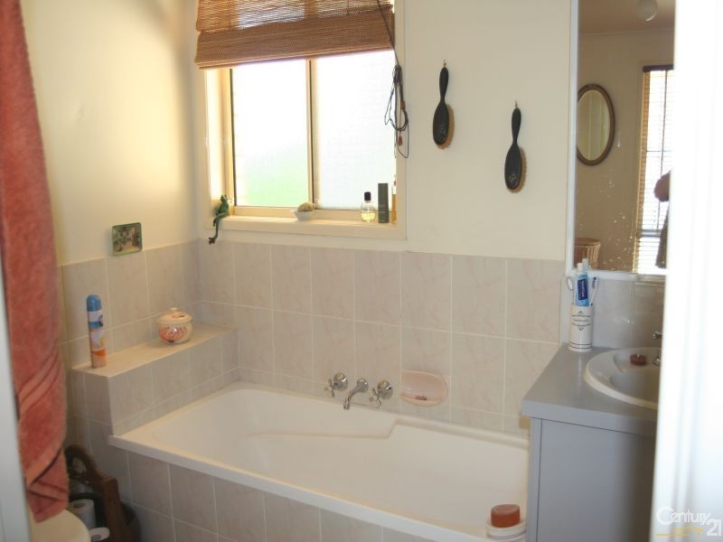 168 Walker Drive, Kooralbyn QLD 4285