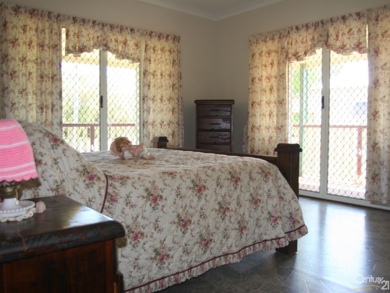 15 John St, Rathdowney QLD 4287