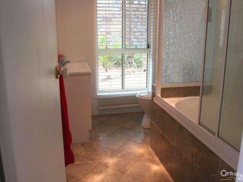 195 Walker Drive, Kooralbyn QLD 4285