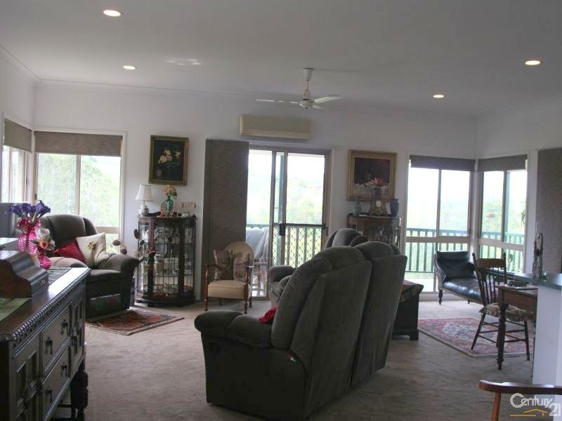 245 Wellington Bundock Drive, Kooralbyn QLD 4285