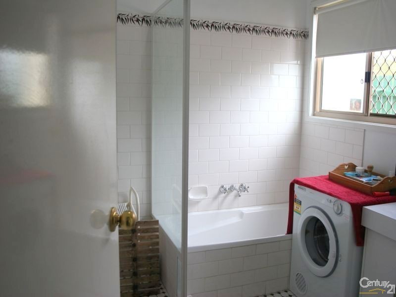 245 Wellington Bundock Drive, Kooralbyn QLD 4285