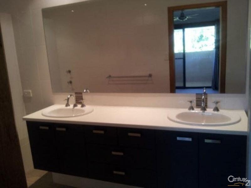 Windaroo QLD 4207