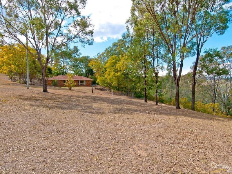 2 Francis Close, Kooralbyn QLD 4285