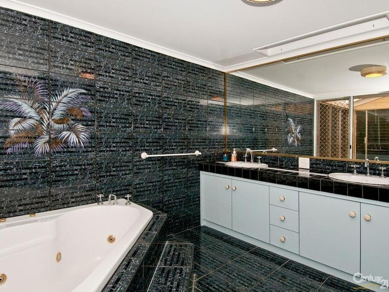 2 Langi Court, Shailer Park QLD 4128