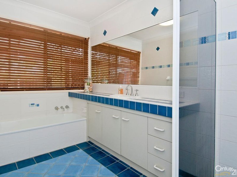 2 Langi Court, Shailer Park QLD 4128