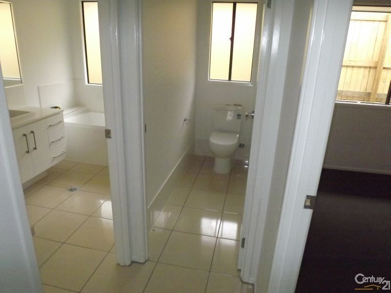 47 Huggins Ave, Yarrabilba QLD 4207