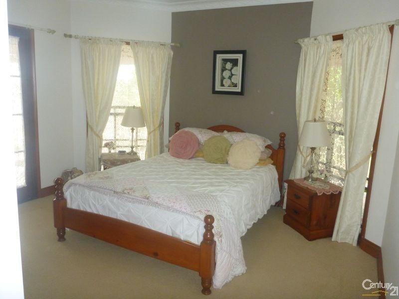 45 Brooks Drive, Kooralbyn QLD 4285