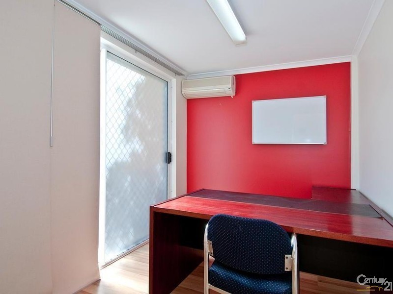 9 Laurinda Crescent, Springwood QLD 4127