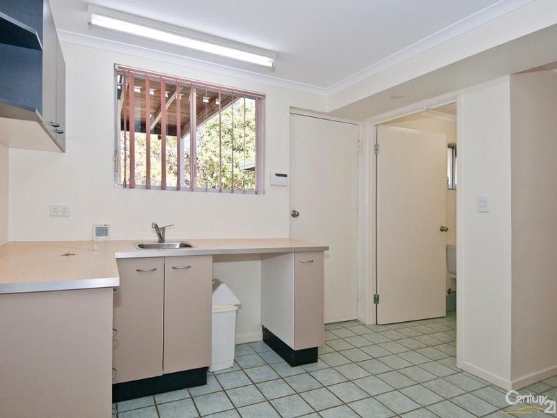 9 Laurinda Crescent, Springwood QLD 4127