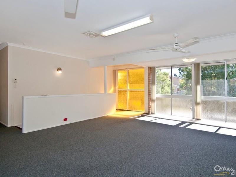 9 Laurinda Crescent, Springwood QLD 4127