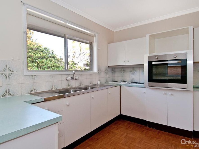 9 Laurinda Crescent, Springwood QLD 4127