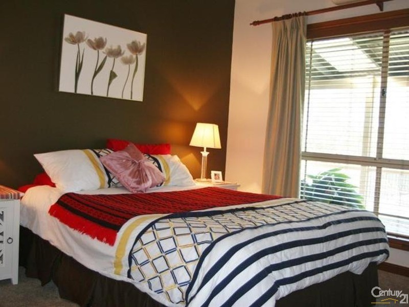 81-83 Scarvell Place, Kooralbyn QLD 4285