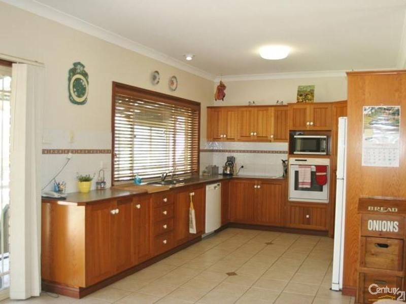 81-83 Scarvell Place, Kooralbyn QLD 4285