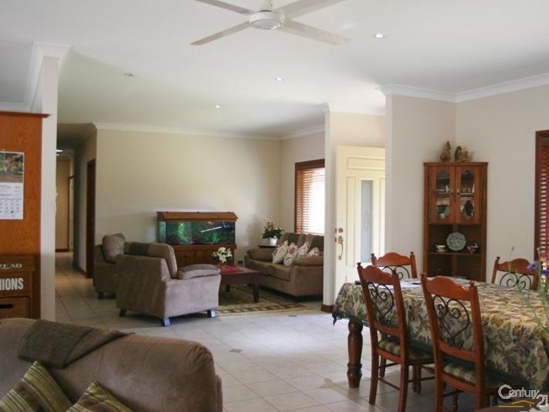 81-83 Scarvell Place, Kooralbyn QLD 4285