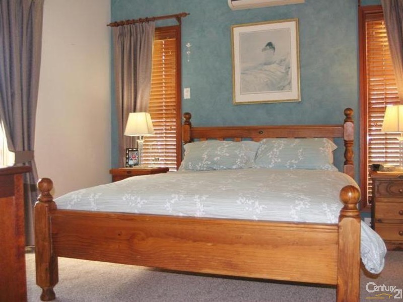 81-83 Scarvell Place, Kooralbyn QLD 4285