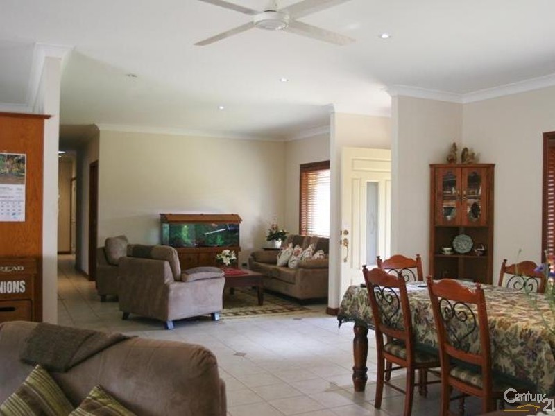 81-83 Scarvell Place, Kooralbyn QLD 4285