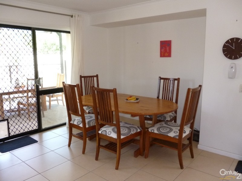 8 Eastwell Court, Mount Warren Park QLD 4207