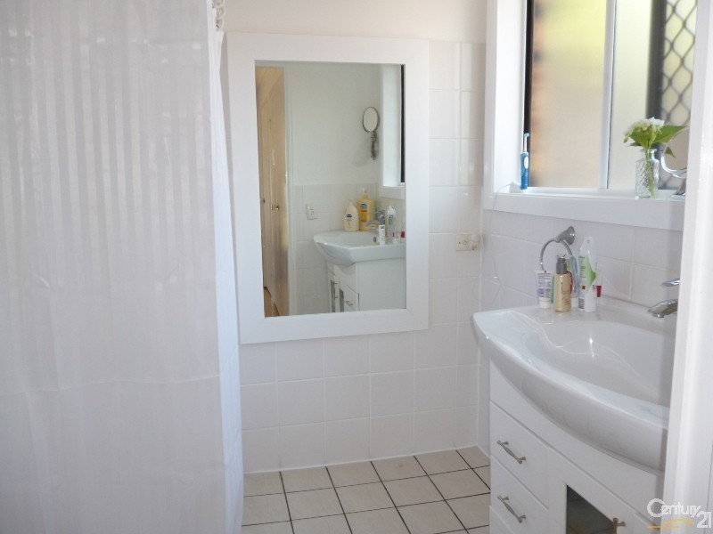 8 Eastwell Court, Mount Warren Park QLD 4207