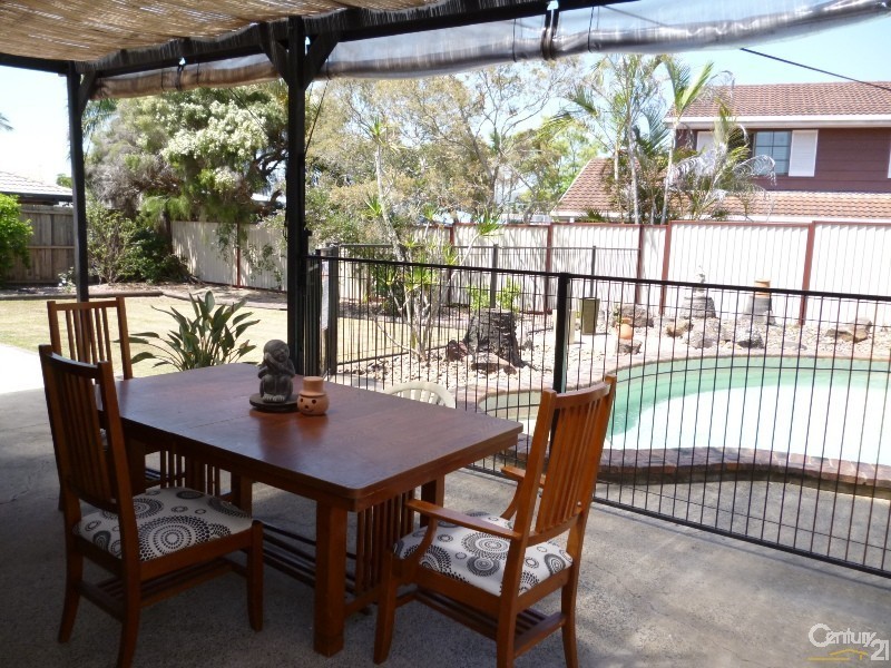 8 Eastwell Court, Mount Warren Park QLD 4207