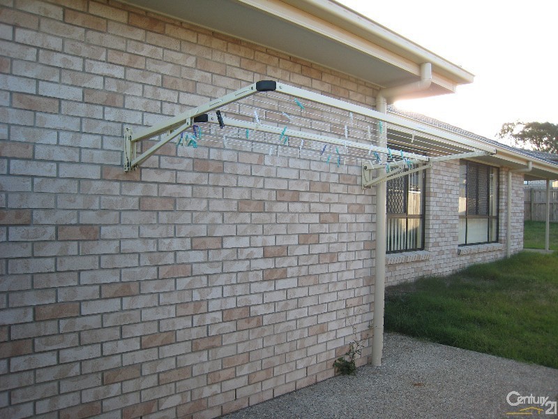 9 Kite Cres, Eagleby QLD 4207