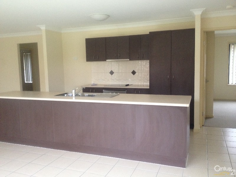 9 Kite Cres, Eagleby QLD 4207