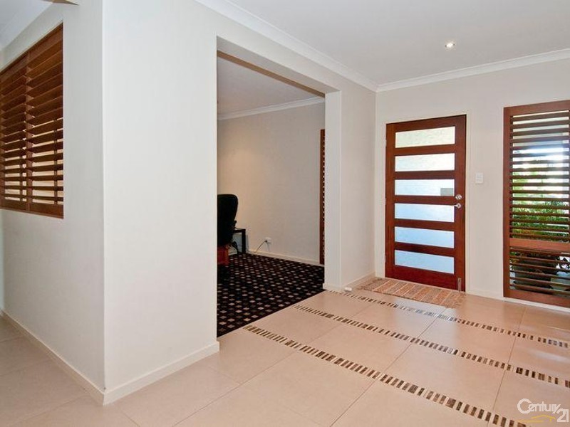 6 Robyn Court, Logan Village QLD 4207