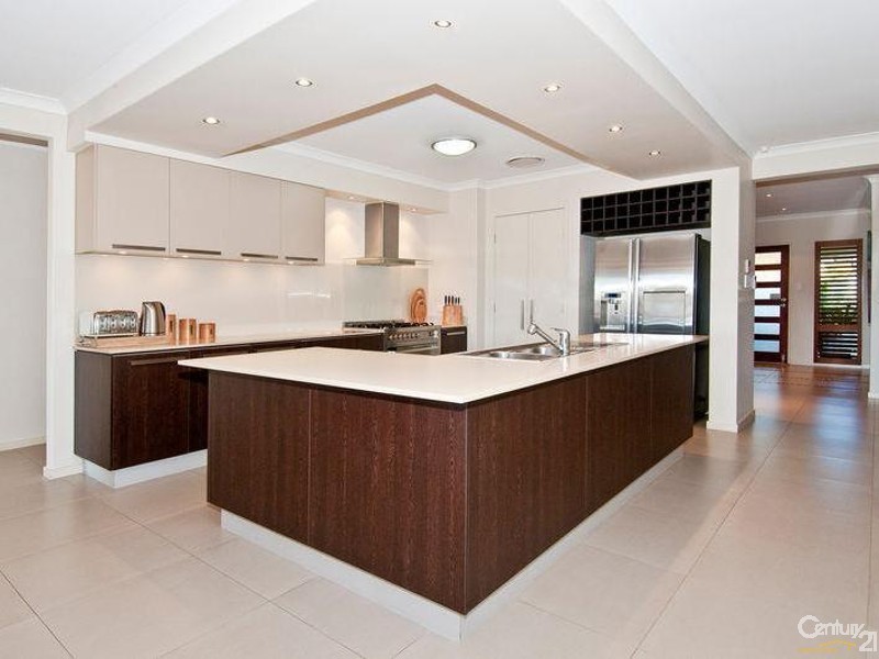 6 Robyn Court, Logan Village QLD 4207