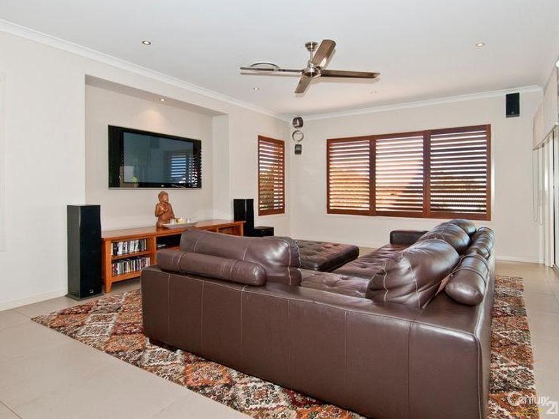 6 Robyn Court, Logan Village QLD 4207