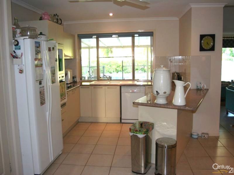 25 Walker Drive, Kooralbyn QLD 4285