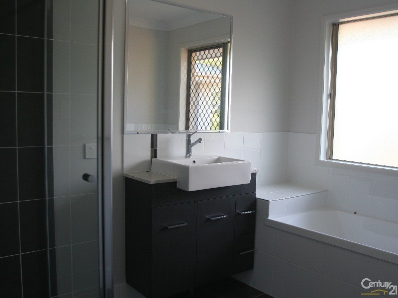 162-164 Campbell Drive, Kooralbyn QLD 4285