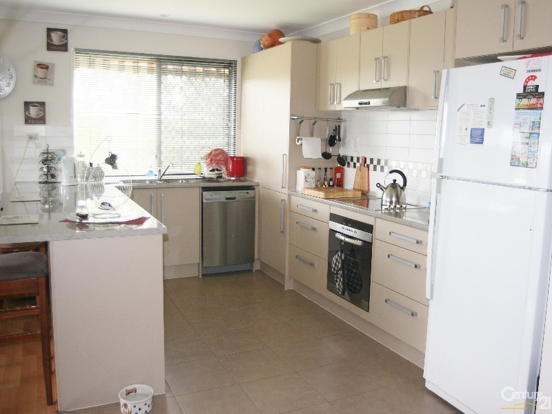 36-40 White Place, Kooralbyn QLD 4285