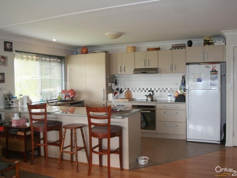 36-40 White Place, Kooralbyn QLD 4285
