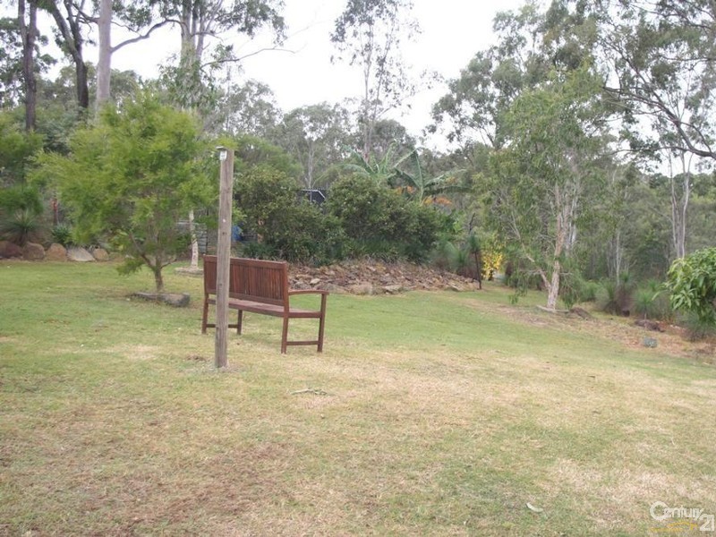 36-40 White Place, Kooralbyn QLD 4285