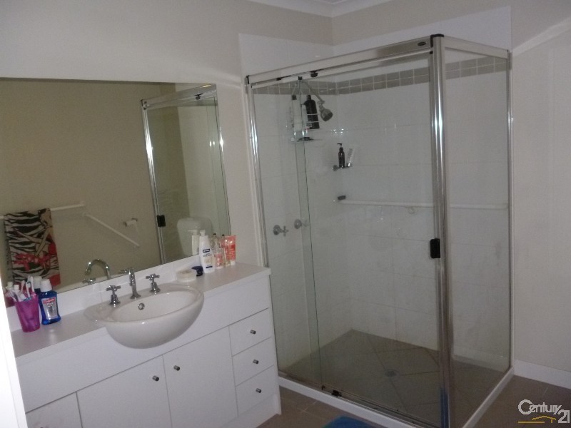 2 Babich Court, Holmview QLD 4207