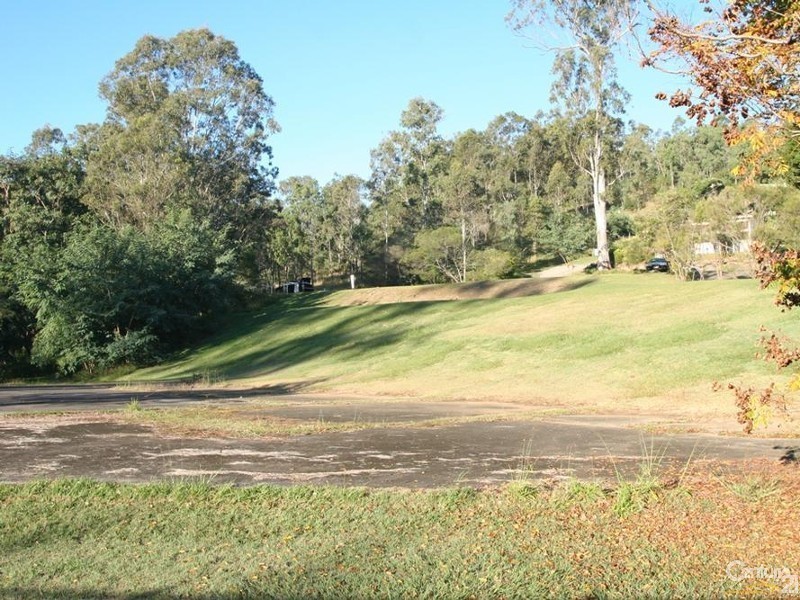 30-40 Yulgibar Close, Kooralbyn QLD 4285