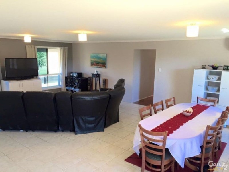 141-143 Walker Drive, Kooralbyn QLD 4285