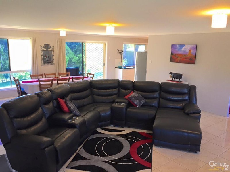 141-143 Walker Drive, Kooralbyn QLD 4285